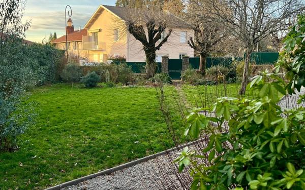 Maison à vendre    8 pièces •  Couzeix