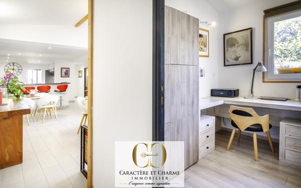 Sarlat-la-Canéda (24200) Sarlat. 7 Chambres d'hôtes / studios, aménagés, + grand logement privé. Idéal activité. Piscine chauffée - Ja