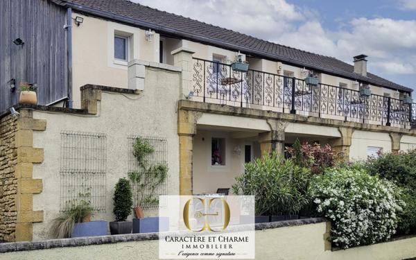 Sarlat-la-Canéda (24200) Sarlat. 7 Chambres d'hôtes / studios, aménagés, + grand logement privé. Idéal activité. Piscine chauffée - Ja