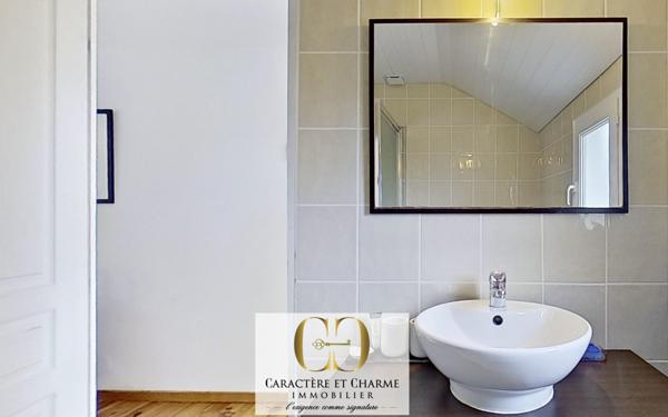 Sarlat-la-Canéda (24200) Sarlat. 7 Chambres d'hôtes / studios, aménagés, + grand logement privé. Idéal activité. Piscine chauffée - Ja