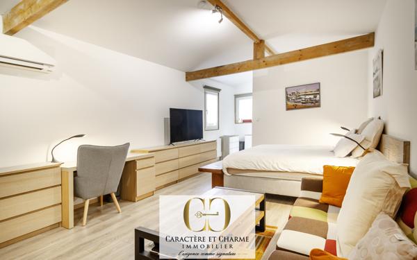 Sarlat-la-Canéda (24200) Sarlat. 7 Chambres d'hôtes / studios, aménagés, + grand logement privé. Idéal activité. Piscine chauffée - Ja