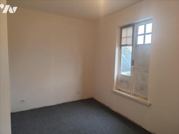 A VENDRE BOURG DE COLLOREC MAISON A FINIR DE RENOVER