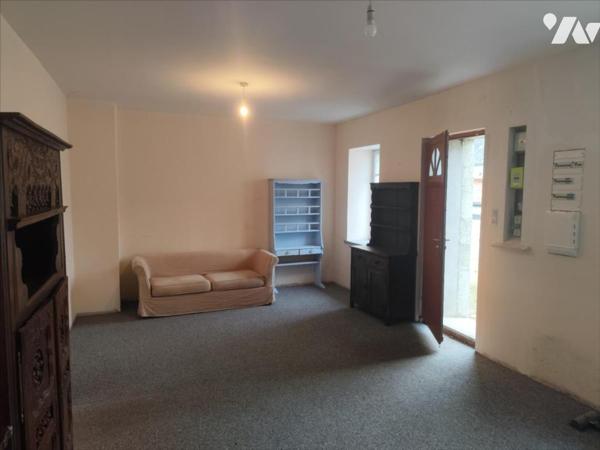 A VENDRE BOURG DE COLLOREC MAISON A FINIR DE RENOVER