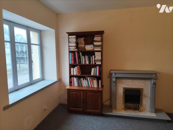 A VENDRE BOURG DE COLLOREC MAISON A FINIR DE RENOVER