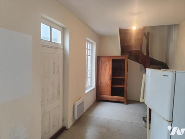 A VENDRE BOURG DE COLLOREC MAISON A FINIR DE RENOVER