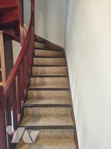 A VENDRE BOURG DE COLLOREC MAISON A FINIR DE RENOVER