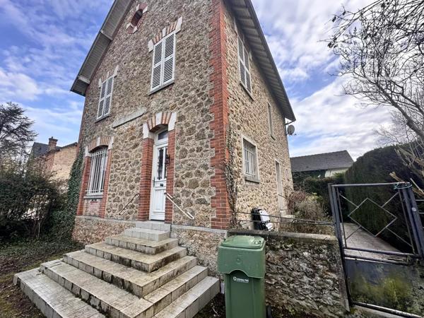 Maison en pierre meulière – Ancienne Poste du village – Congis-sur-Thérouanne