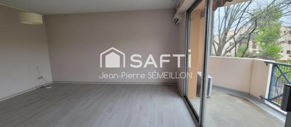 Studio lumineux avec terrasse