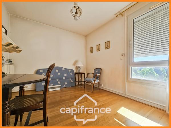 Appartement DE 104 m² à vendre 5 pièces POITIERS (86), rénovation de qualité.