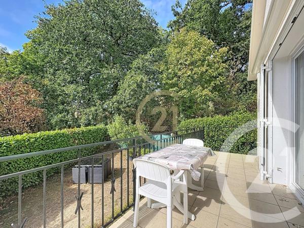 Maison à vendre  6 pièces - 122,80 m 2   VILLECRESNES  - 94