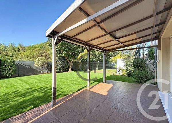 Maison à vendre  6 pièces - 122,80 m 2   VILLECRESNES  - 94