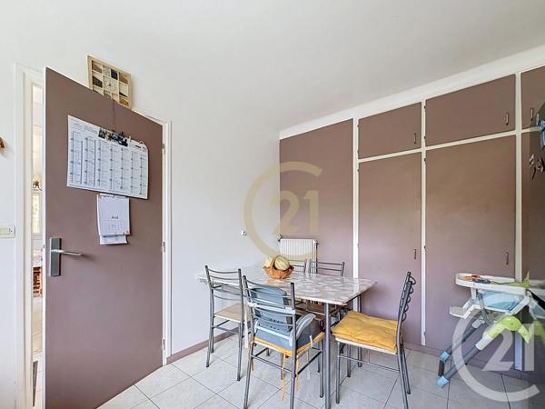 Maison à vendre  6 pièces - 122,80 m 2   VILLECRESNES  - 94
