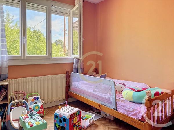 Maison à vendre  6 pièces - 122,80 m 2   VILLECRESNES  - 94