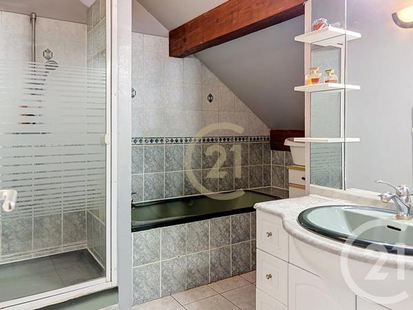 Maison à vendre  6 pièces - 122,80 m 2   VILLECRESNES  - 94