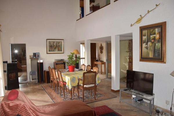 Dpt Gard (30), à vendre BAGNOLS SUR CEZE maison d'architecte de 200 m² avec piscine couverte et aménagements indépendants pour profession libérale.- Terrain de 1 268,00 m²