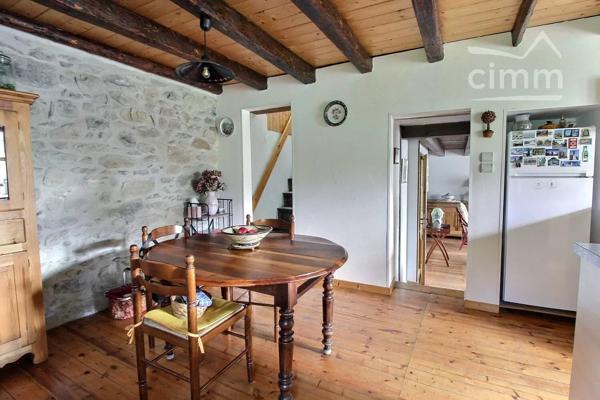 A VENDRE - THEYS - Maison de charme en pierre – Vue sur la nature et calme absolu