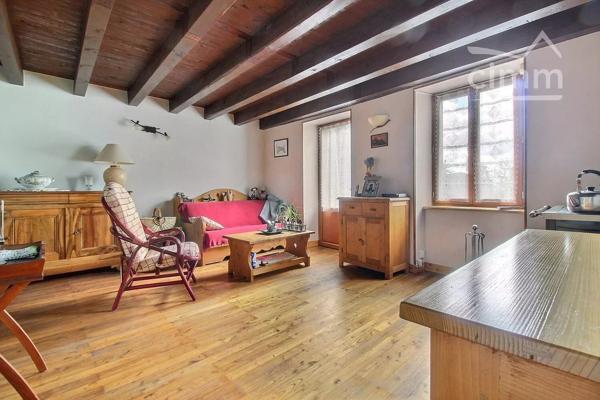 A VENDRE - THEYS - Maison de charme en pierre – Vue sur la nature et calme absolu