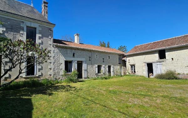 Maison à vendre    5 pièces •  Courcoué