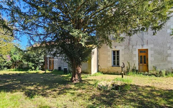 Maison à vendre    5 pièces •  Courcoué
