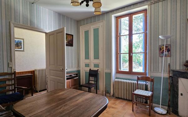 Maison à vendre    5 pièces •  Courcoué