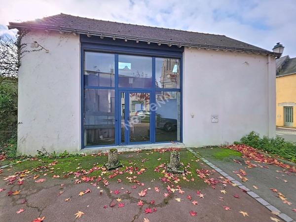 Local commercial centre bourg de Mesanger, 59.7m², belle visibilité