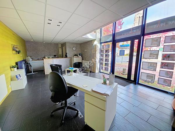 Local commercial centre bourg de Mesanger, 59.7m², belle visibilité