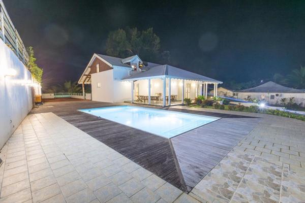 Villa d'Exception 316 m² avec Piscine, Petit-Bourg, Section La Glacière