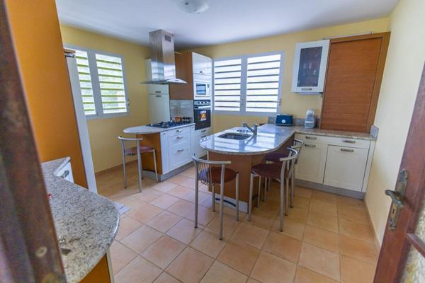 Villa d'Exception 316 m² avec Piscine, Petit-Bourg, Section La Glacière