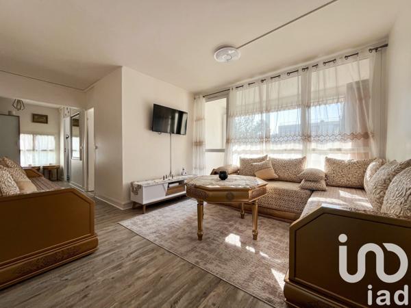 Appartement 4 pièces de 69 m² à Les Ulis (91940)