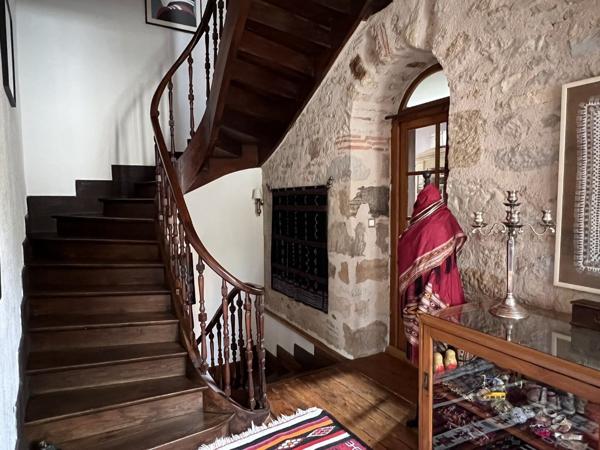 Ilôt rénové dans village médiéval Figeac