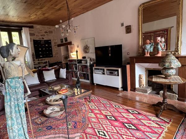 Ilôt rénové dans village médiéval Figeac