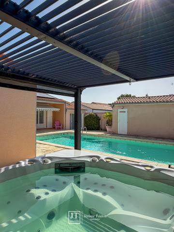 Maison
                                                                                                                                                                                                                                                                                                                        5 pièce(s)                                                                                                                                                                                                          3 chambre(s)                                                                                                                                                                                                          137  m²
