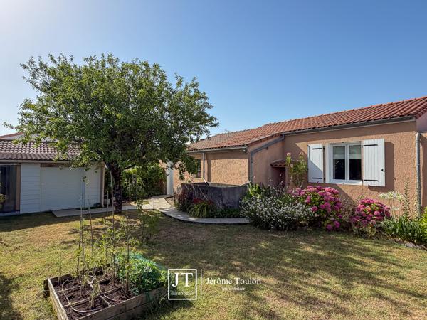 Maison
                                                                                                                                                                                                                                                                                                                        5 pièce(s)                                                                                                                                                                                                          3 chambre(s)                                                                                                                                                                                                          137  m²