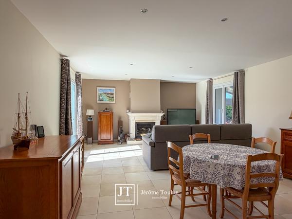 Maison
                                                                                                                                                                                                                                                                                                                        5 pièce(s)                                                                                                                                                                                                          3 chambre(s)                                                                                                                                                                                                          137  m²