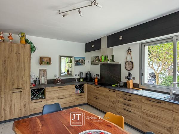 Maison 7 pièce(s) 4 chambre(s) 177 m²
