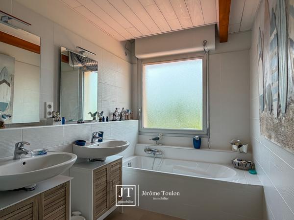 Maison 7 pièce(s) 4 chambre(s) 177 m²