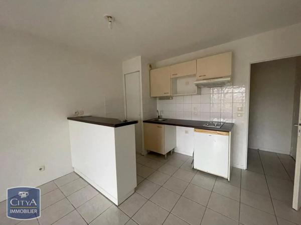Appartement à louer 2 pièces 46.58m² Billère (64140)