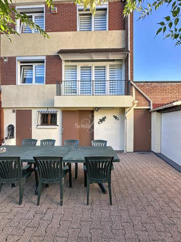 MAISON FAMILIALE SEMI INDIVIDUELLE STYLE BEL ETAGE 4 CHAMBRES + 2 GARAGES