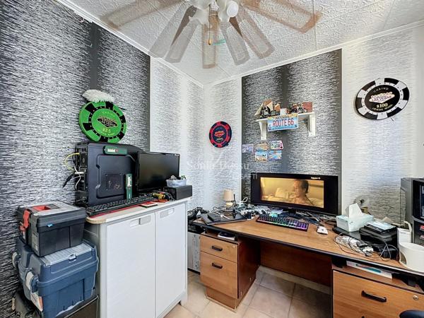 MAISON FAMILIALE SEMI INDIVIDUELLE STYLE BEL ETAGE 4 CHAMBRES + 2 GARAGES