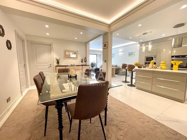 APPARTEMENT LUXUEUX DE TYPE 4 PIECES.