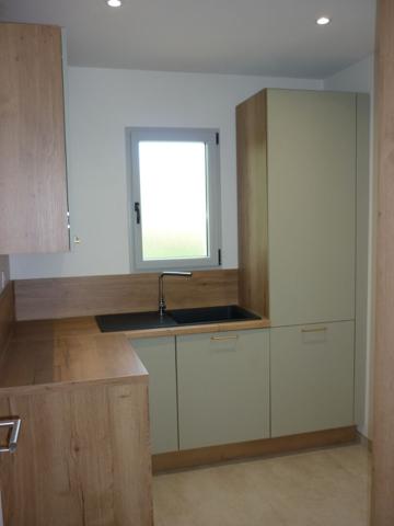 Propriété familiale neuve avec dépendance