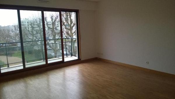 Appartement à louer 3 pièces 64m²