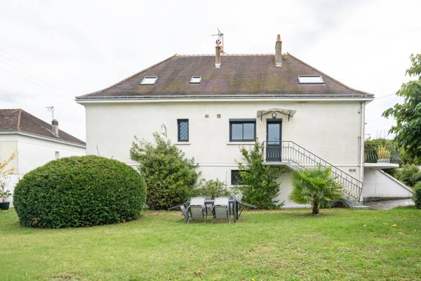 CHAMBRAY-LÈS-TOURS 37170 – MAISON CONTEMPORAINE RÉNOVÉE – 200 m² – 5 CHAMBRES – SOUS-SOL AMÉNAGÉ – JARDIN 980 m² – GARAGE DOUBLE