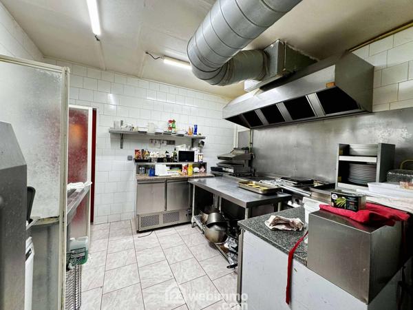 Local 102 m² à Laon 02000