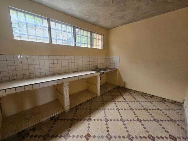 Immeuble Mixte avec Terrain attenant à Fort-de-France