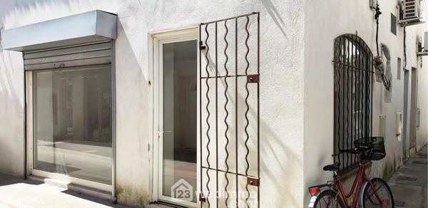 Local 67 m² à Saintes-Maries-de-la-Mer 13460