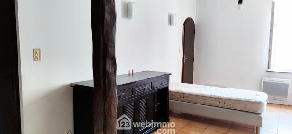 Local 67 m² à Saintes-Maries-de-la-Mer 13460