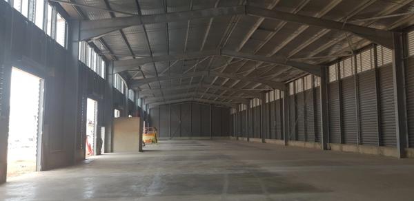 LOCAUX PROFESSIONNELS BUREAUX DEPOTS A LOUER A FAMILY PLAZA