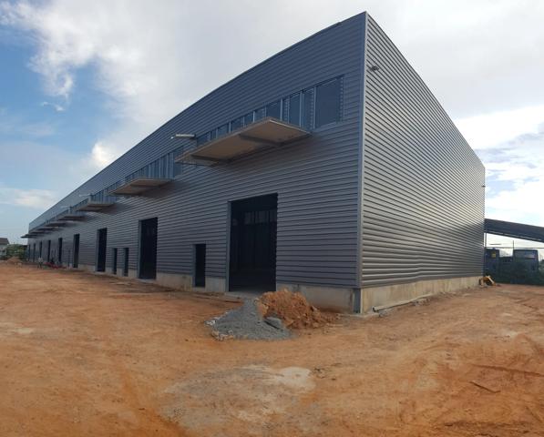 LOCAUX PROFESSIONNELS BUREAUX DEPOTS A LOUER A FAMILY PLAZA