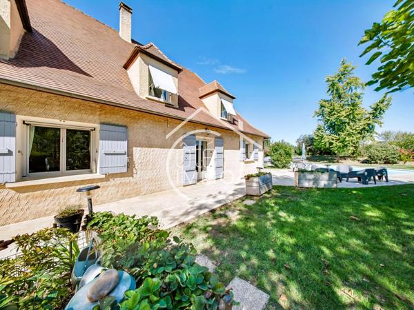 PRIGONRIEUX : Magnifique périgourdine 12 pièces de 331m² avec piscine et accès dordogne
